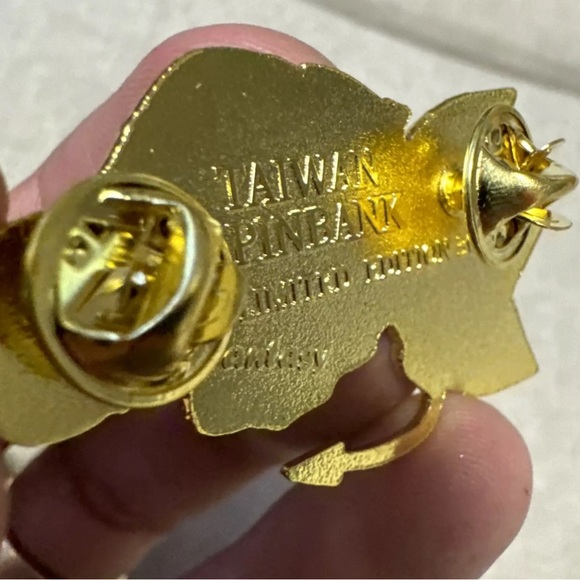 Disney Jessica Rabbit Vampire Fantasy Pin LE 30 - Picture 2 of 2